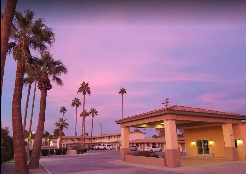 Blythe Hotel & Suites