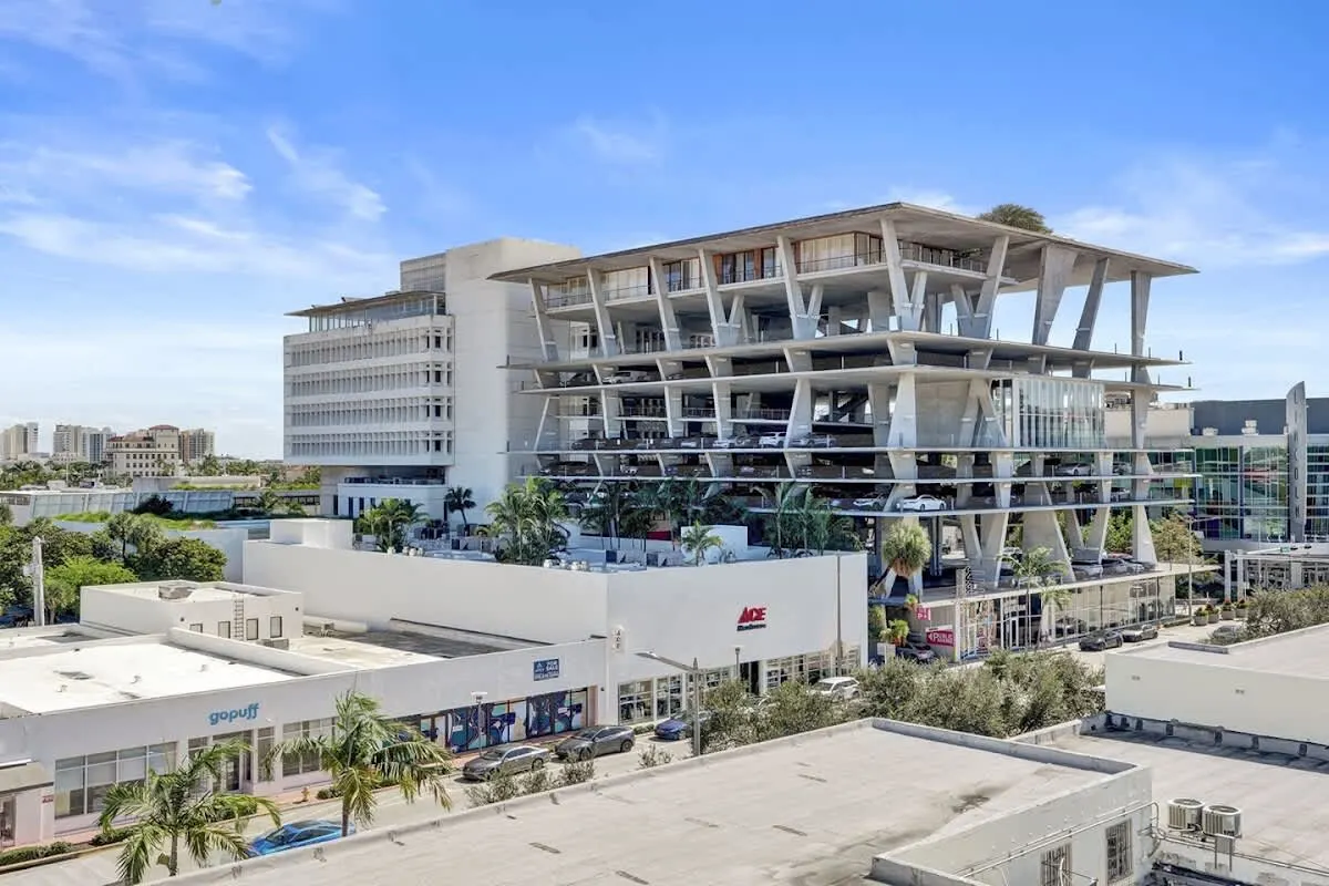 17 WEST Apartments Miami Beach