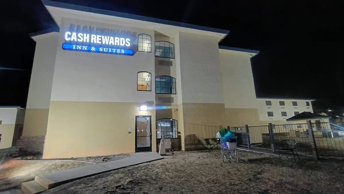 CASH REWARDS INN & SUITES