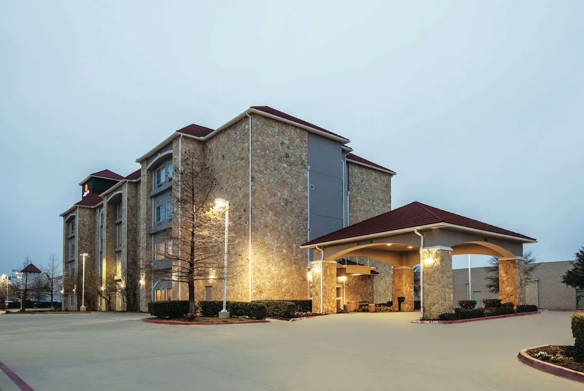 La Quinta Inn & Suites by Wyndham Mansfield TX