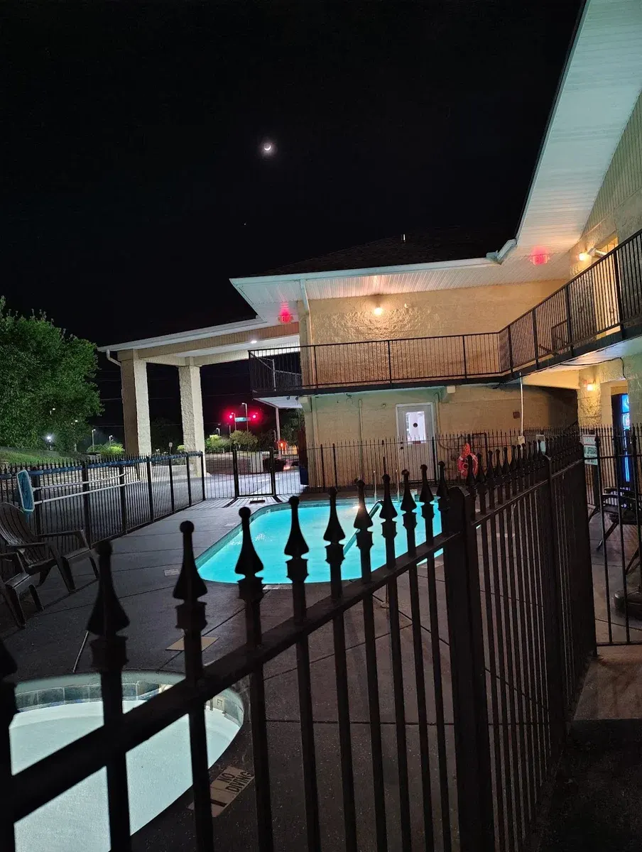 Smoky View Inn