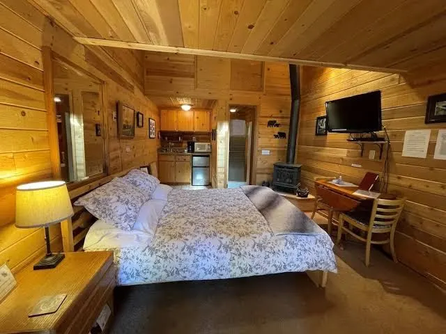 Holly's Place