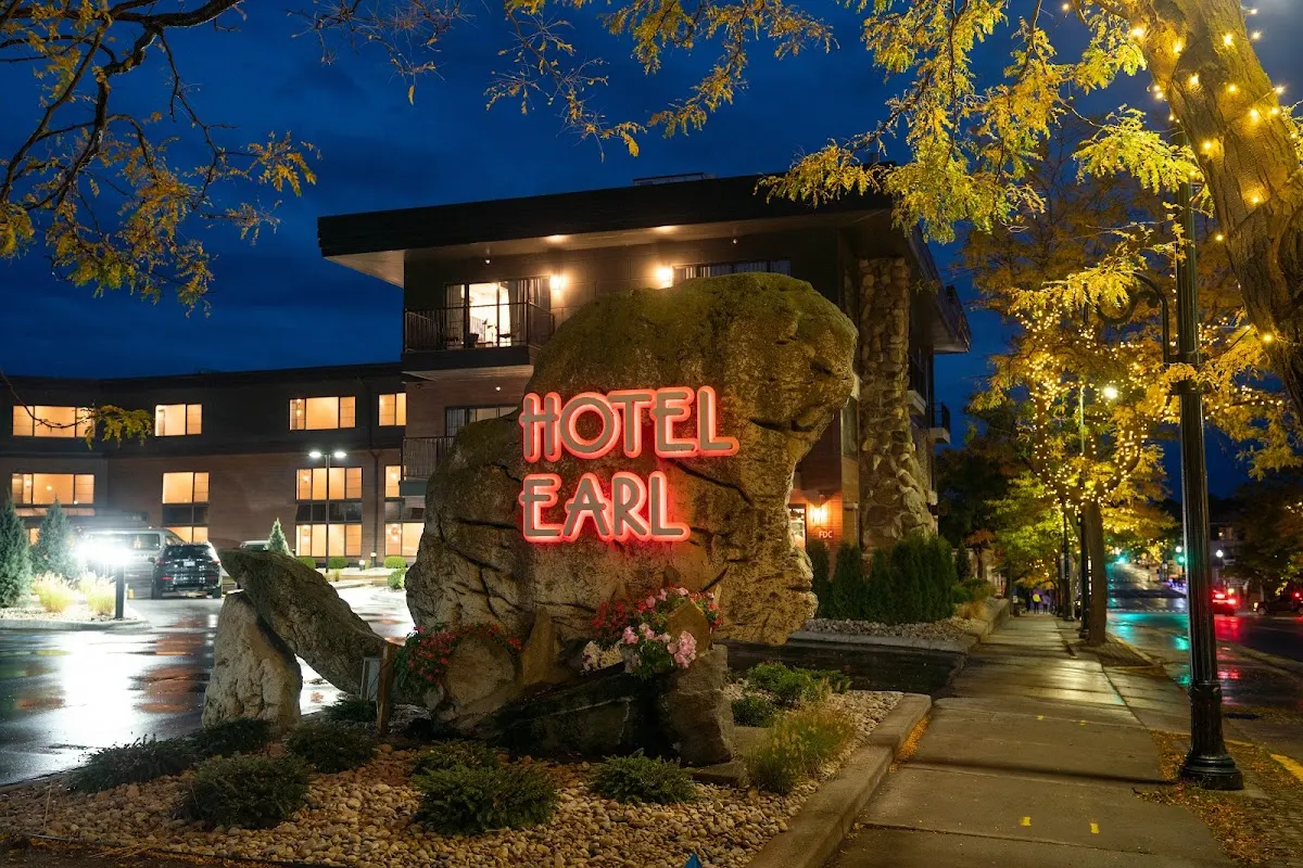 Hotel Earl of Charlevoix