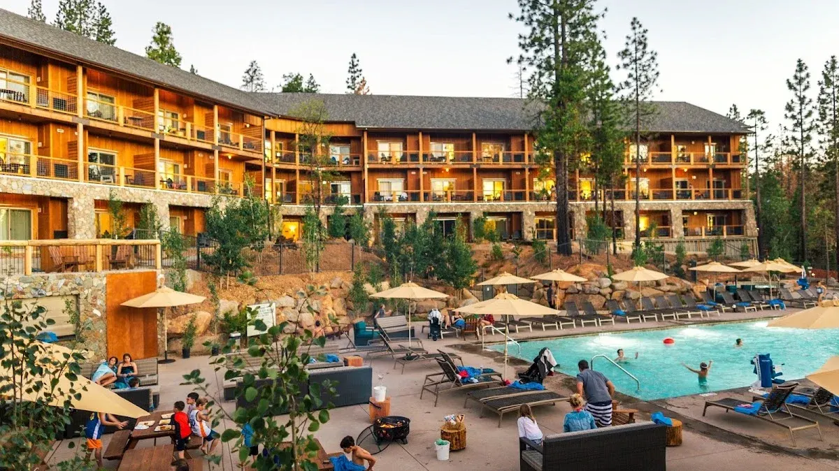Rush Creek Lodge and Spa at Yosemite