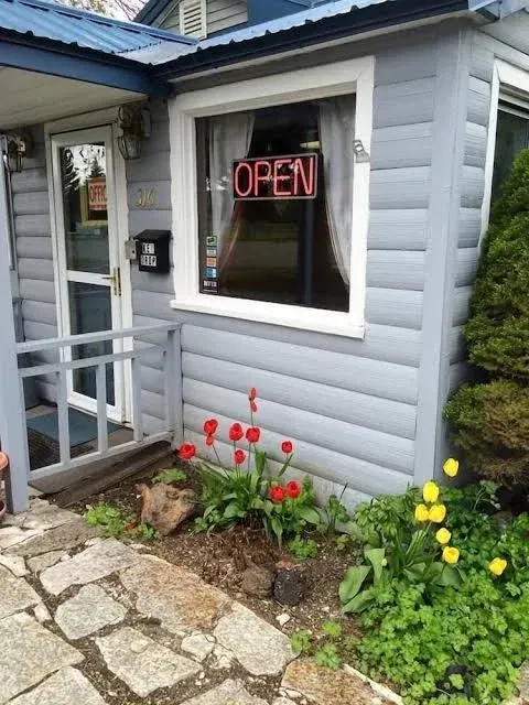 D K Motel