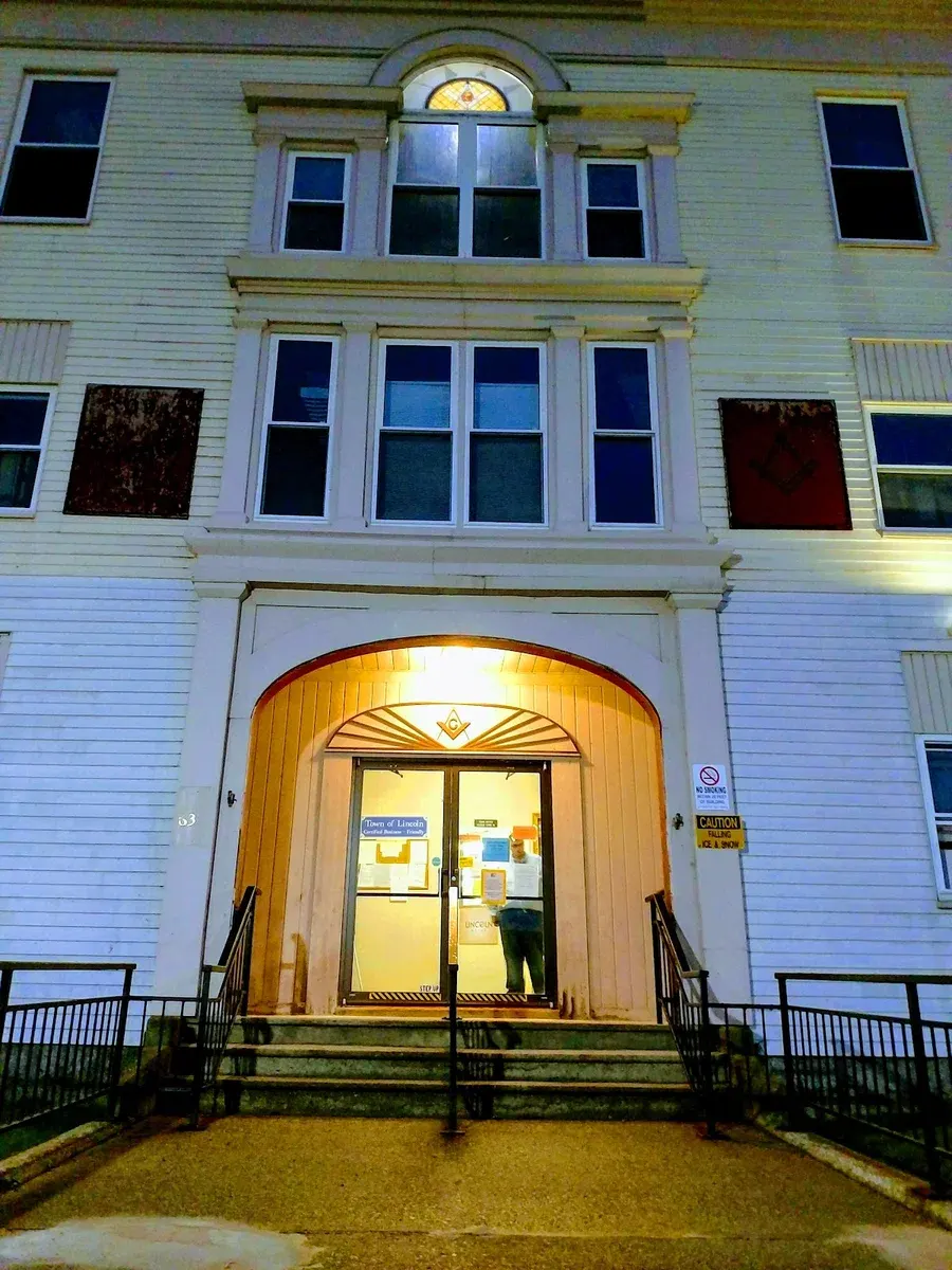 Lincoln House Motel – Affordable Motel in Lincoln Maine Near I-95 & Mattanawcook Lake