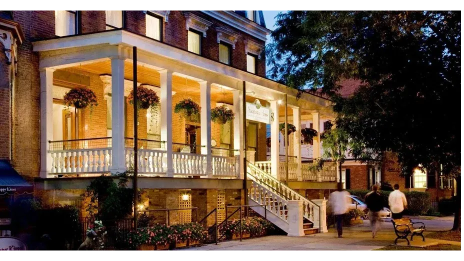 Saratoga Arms Hotel