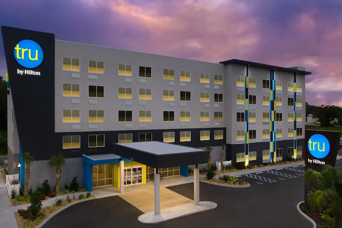 Tru by Hilton Lake City