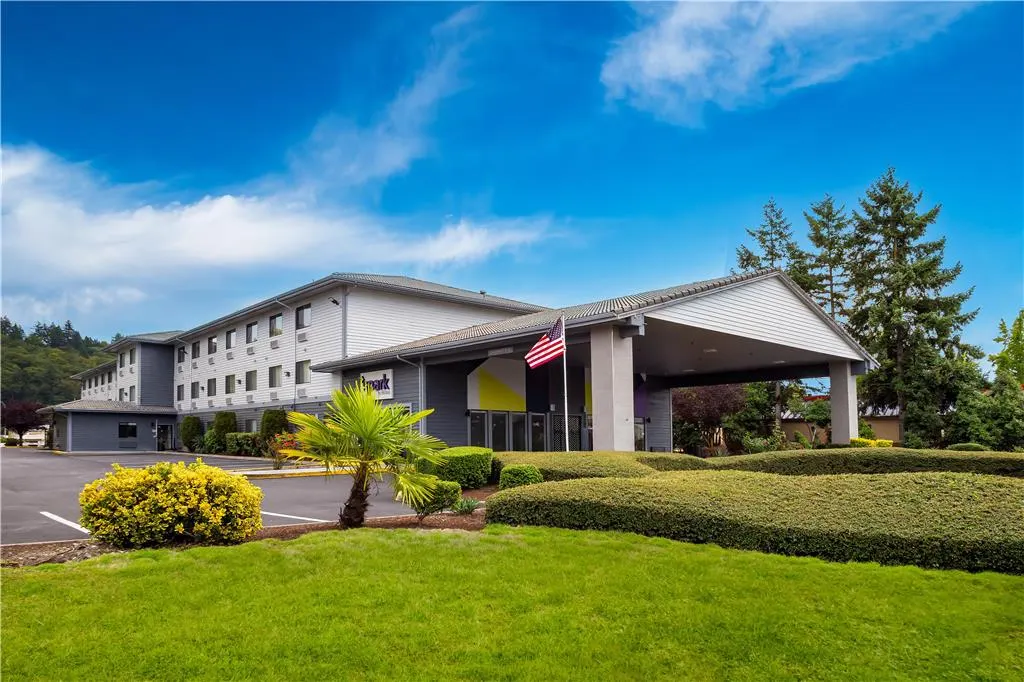 Spark by Hilton Kent Seattle