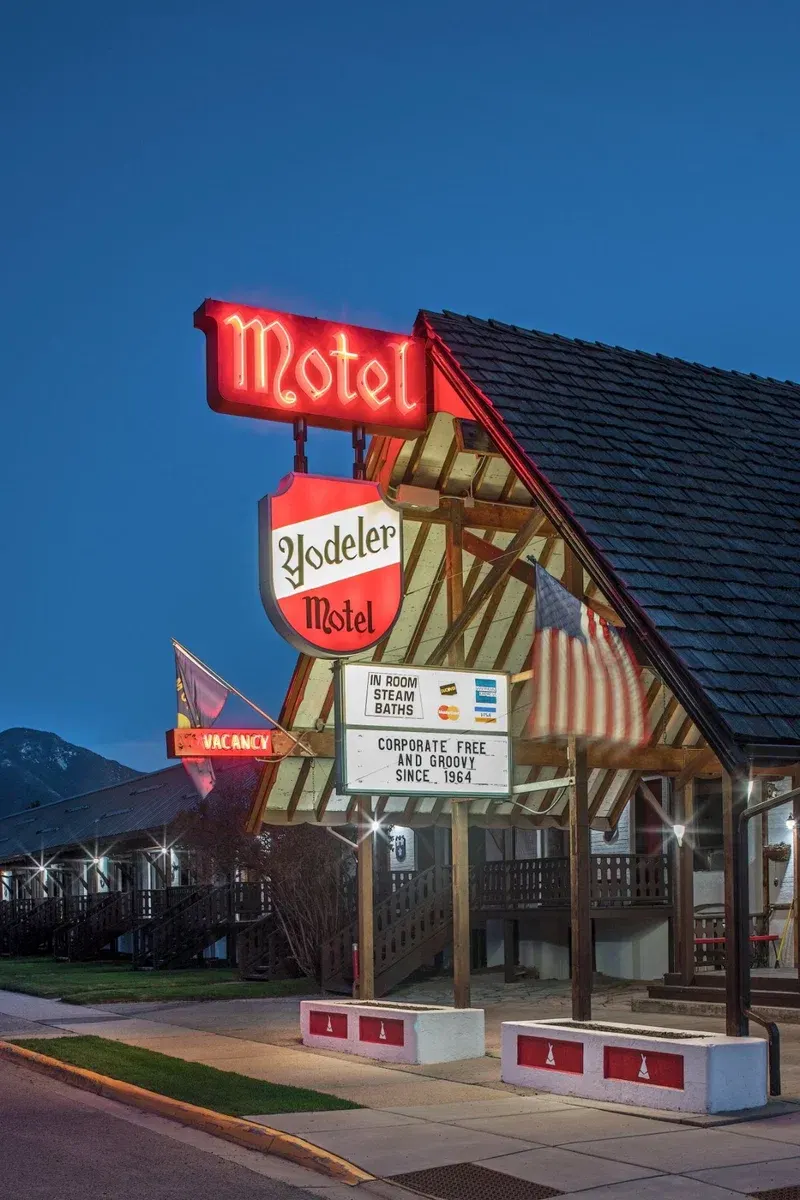 Yodeler Motel