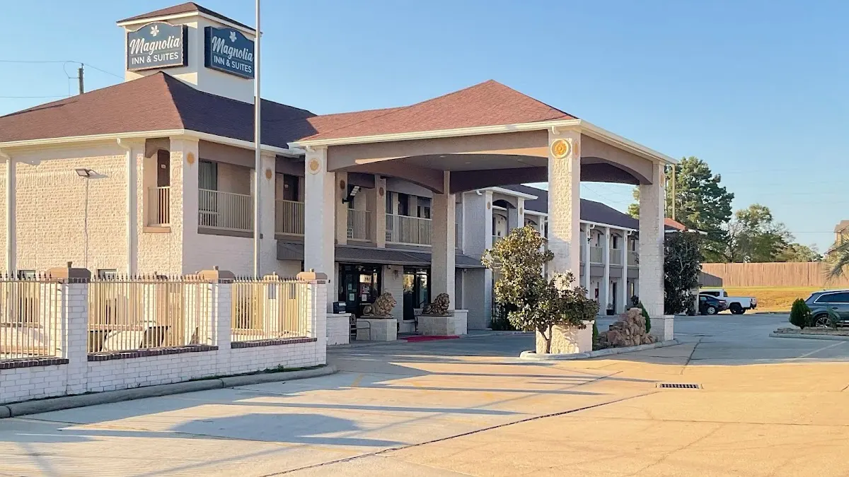 Magnolia Inn & Suites