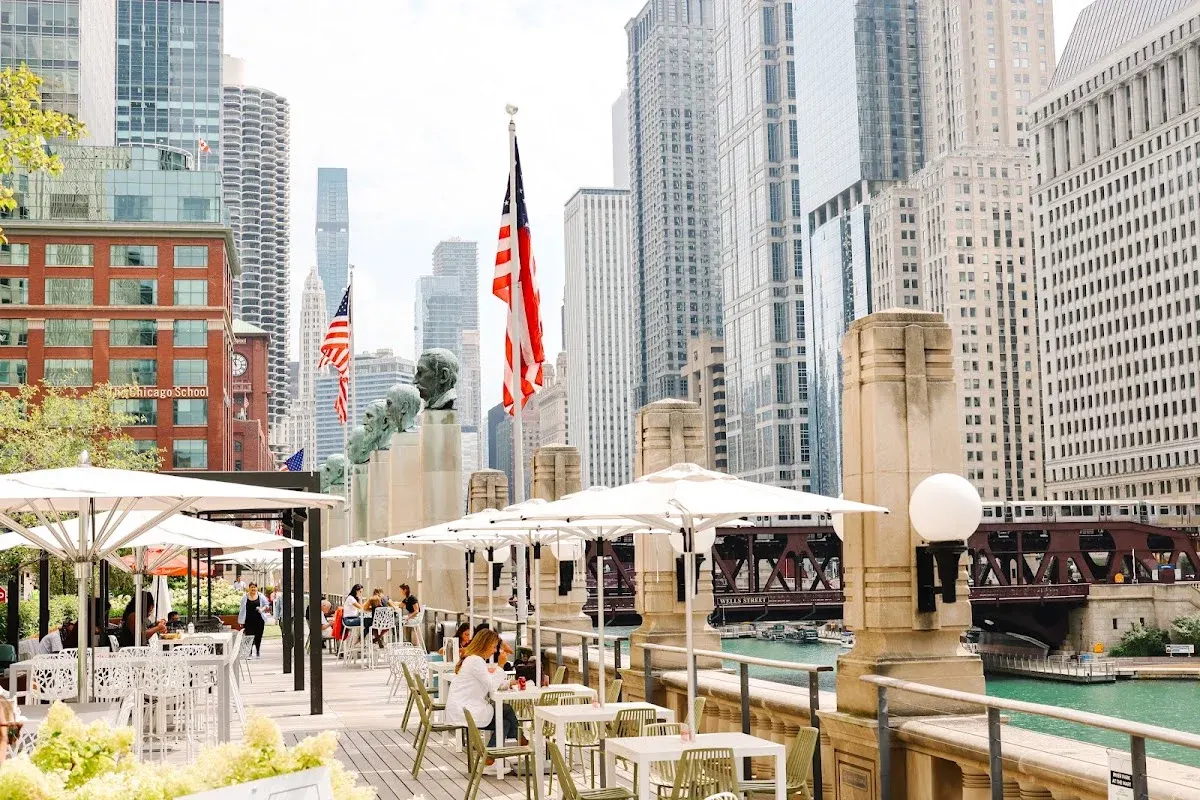 voco Chicago Downtown - Riverwalk by IHG