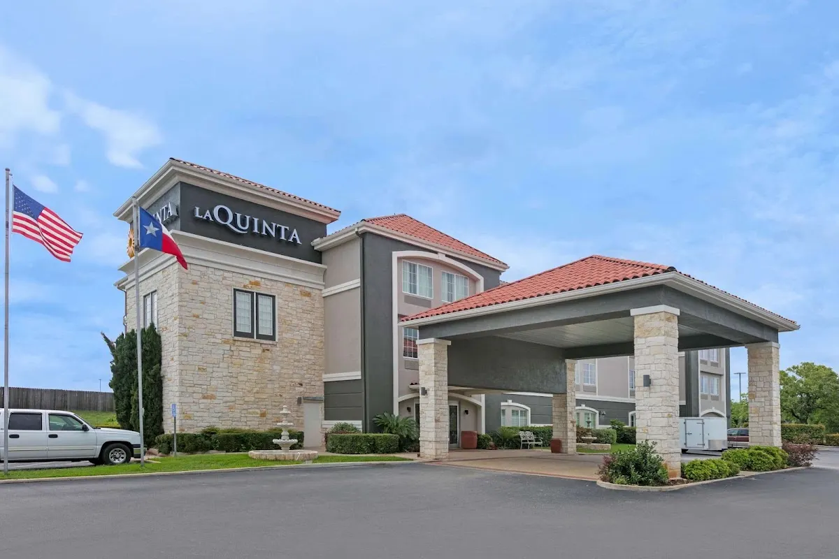 La Quinta Inn & Suites by Wyndham Fredericksburg