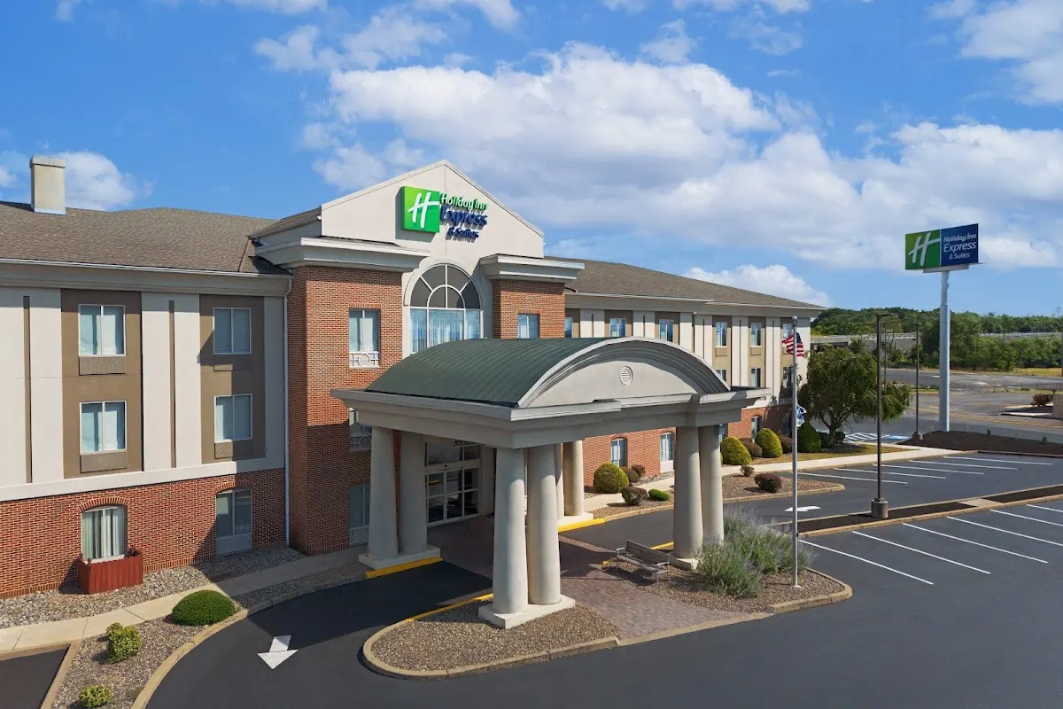 Holiday Inn Express & Suites Chambersburg by IHG