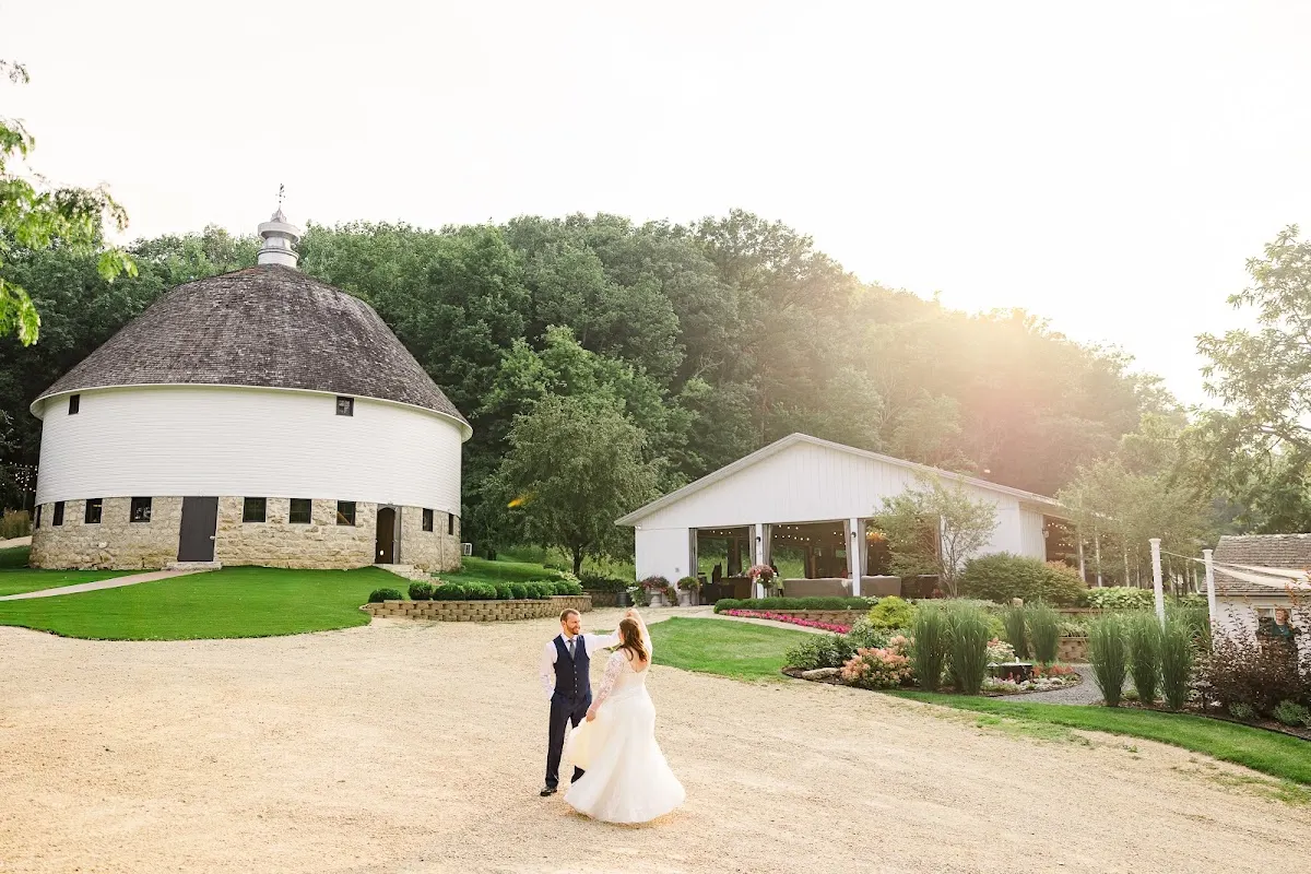 Round Barn Farm Wedding Venue & Bed and Breakfast