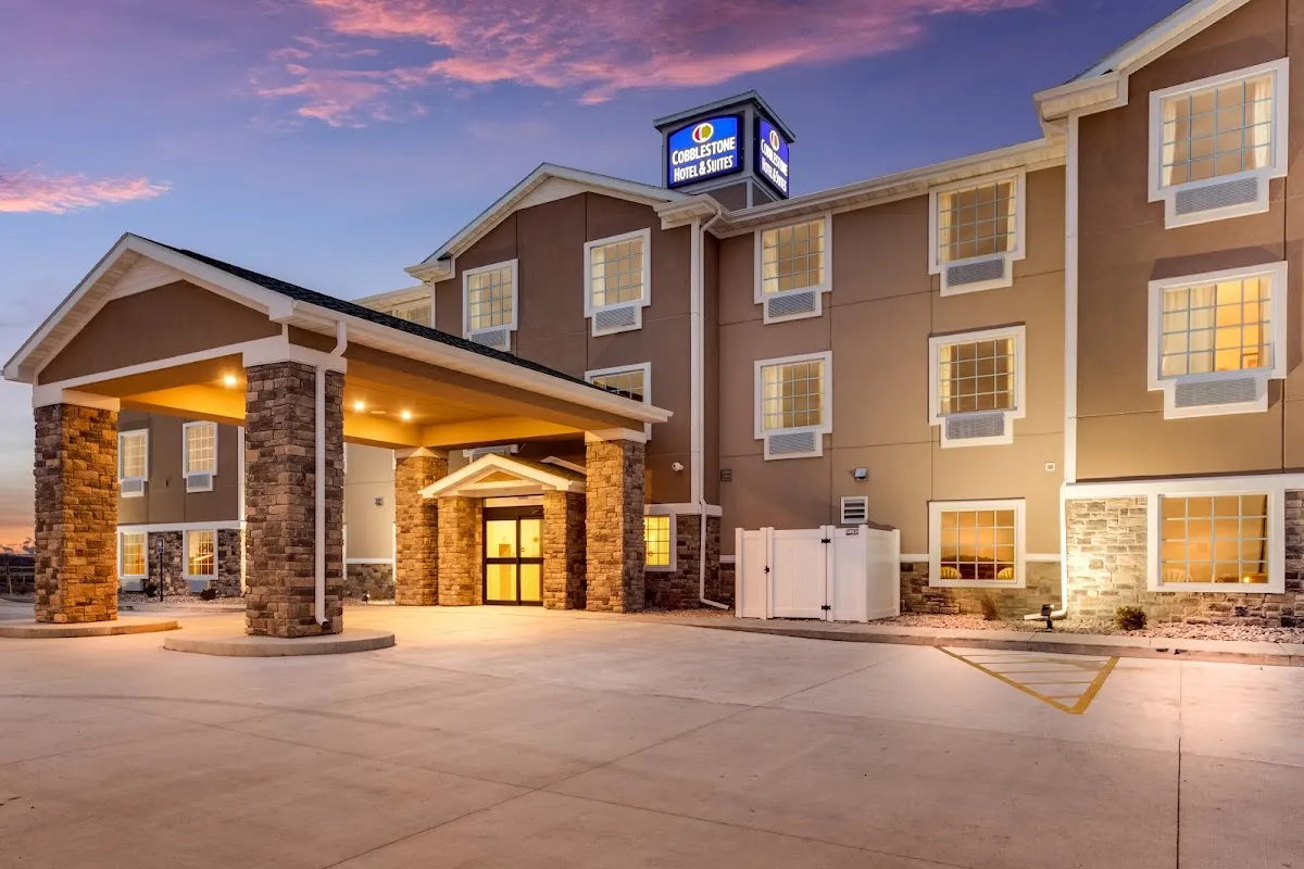 Cobblestone Hotel & Suites - Cozad