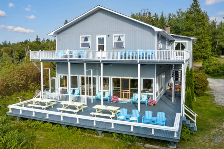 Bluff House Inn & Cabins