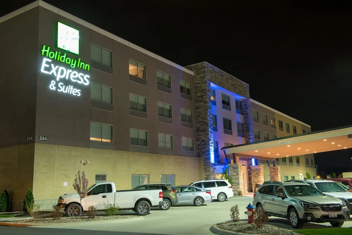 Holiday Inn Express & Suites Orland Park - Mokena by IHG