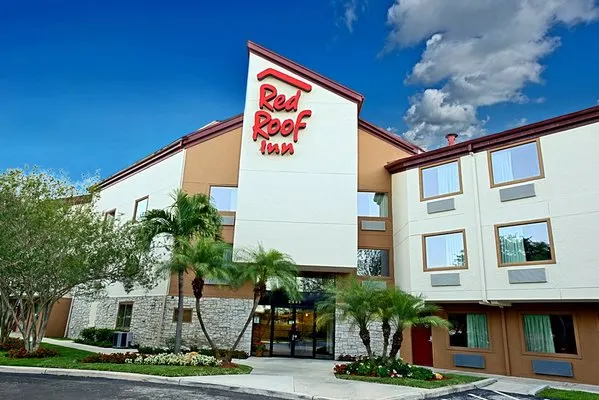 Red Roof PLUS+ West Palm Beach