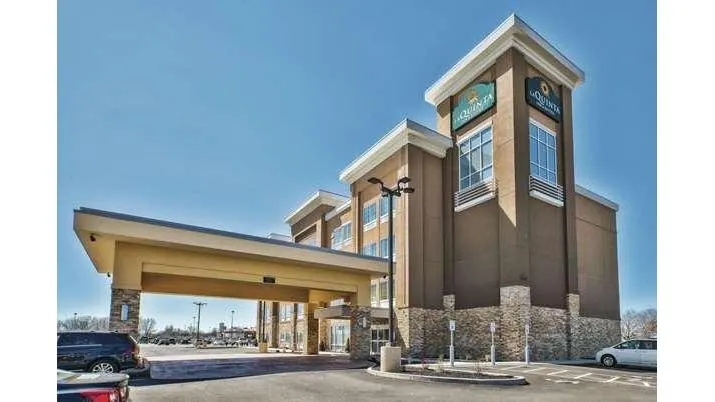 La Quinta Inn & Suites by Wyndham Niagara Falls