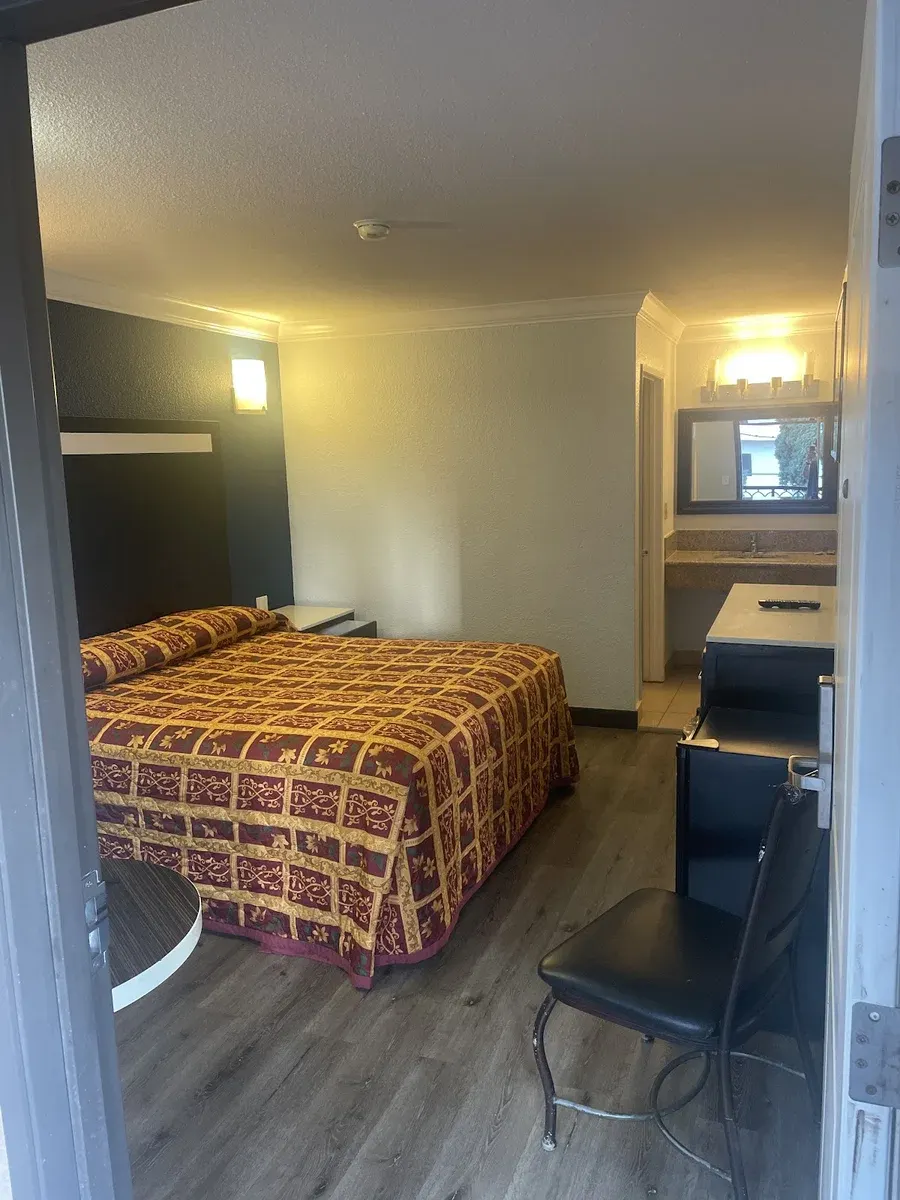 Tropicana Inn Motel
