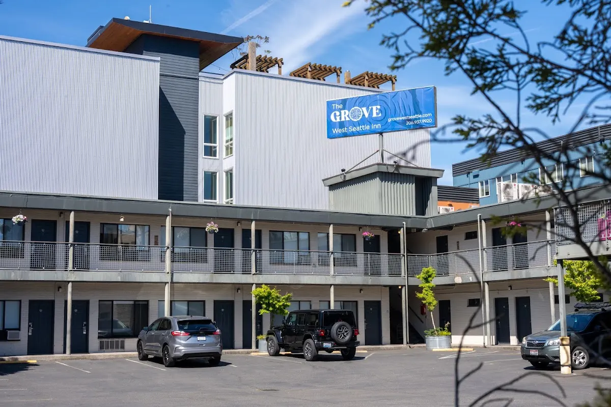 The Grove West Seattle Inn
