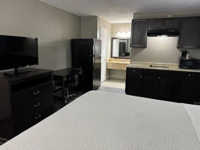 Homegate Inn and Suites