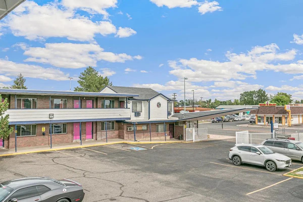 Riviera Motel