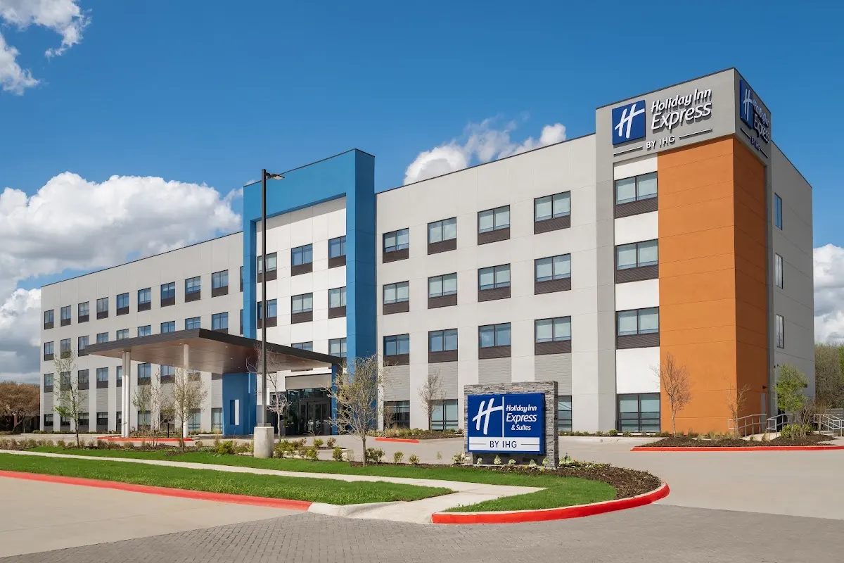 Holiday Inn Express & Suites DFW Airport Southwest - Euless by IHG