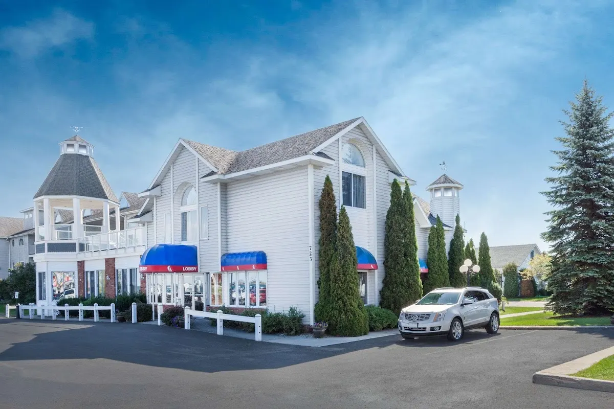 Ramada by Wyndham Mackinaw City Waterfront