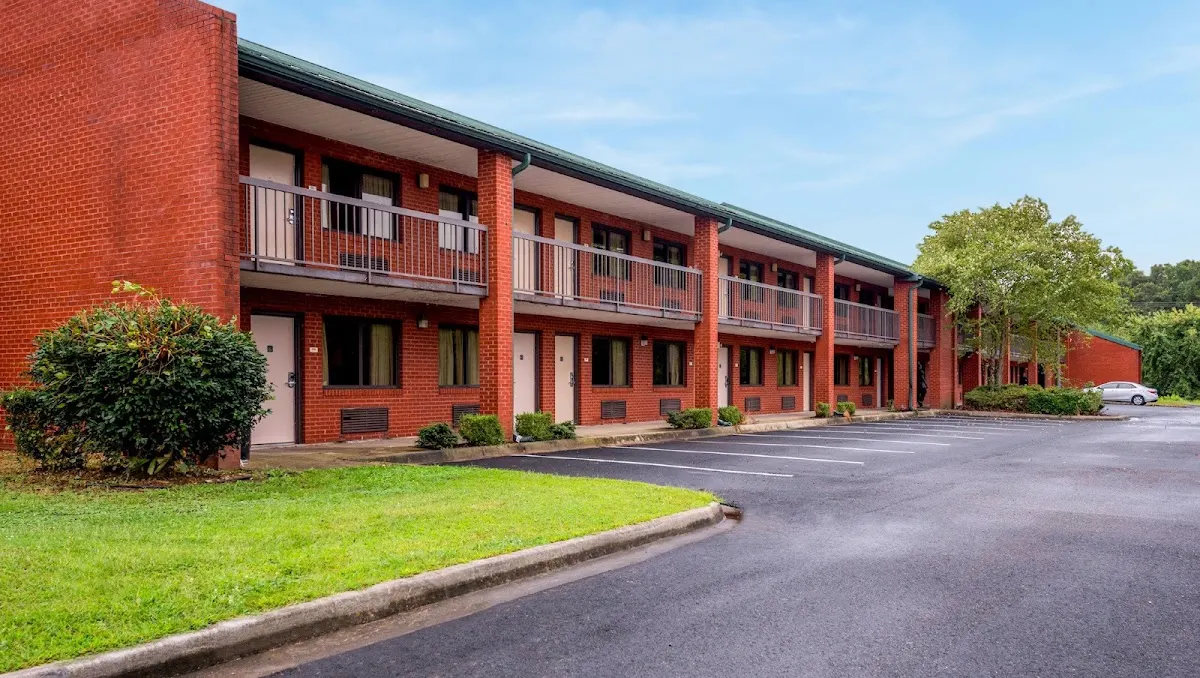 Studios and Suites 4 Less