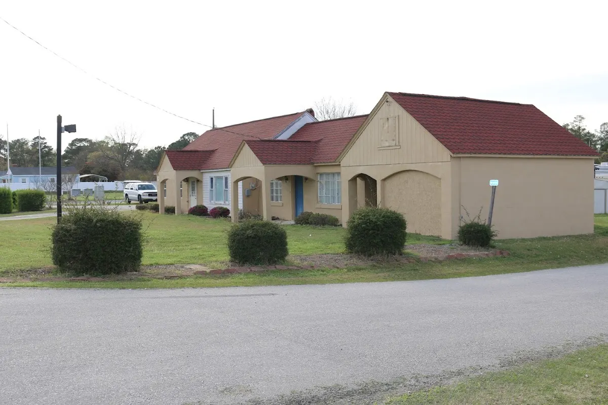 Four Oaks Lodging