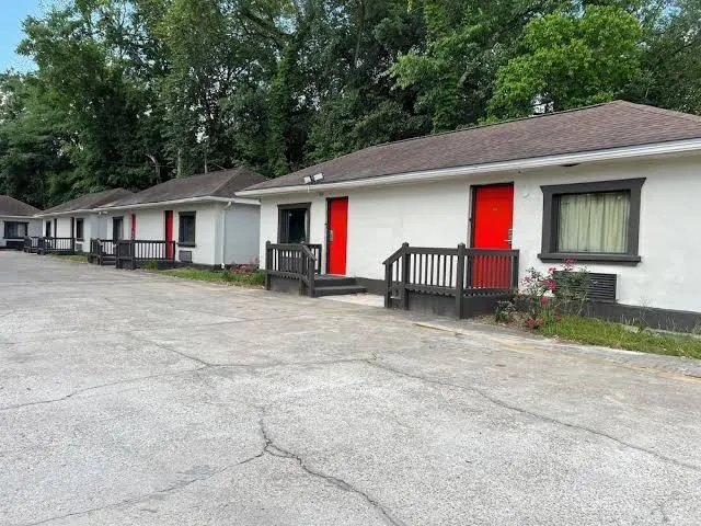 La Familia Stay Inn
