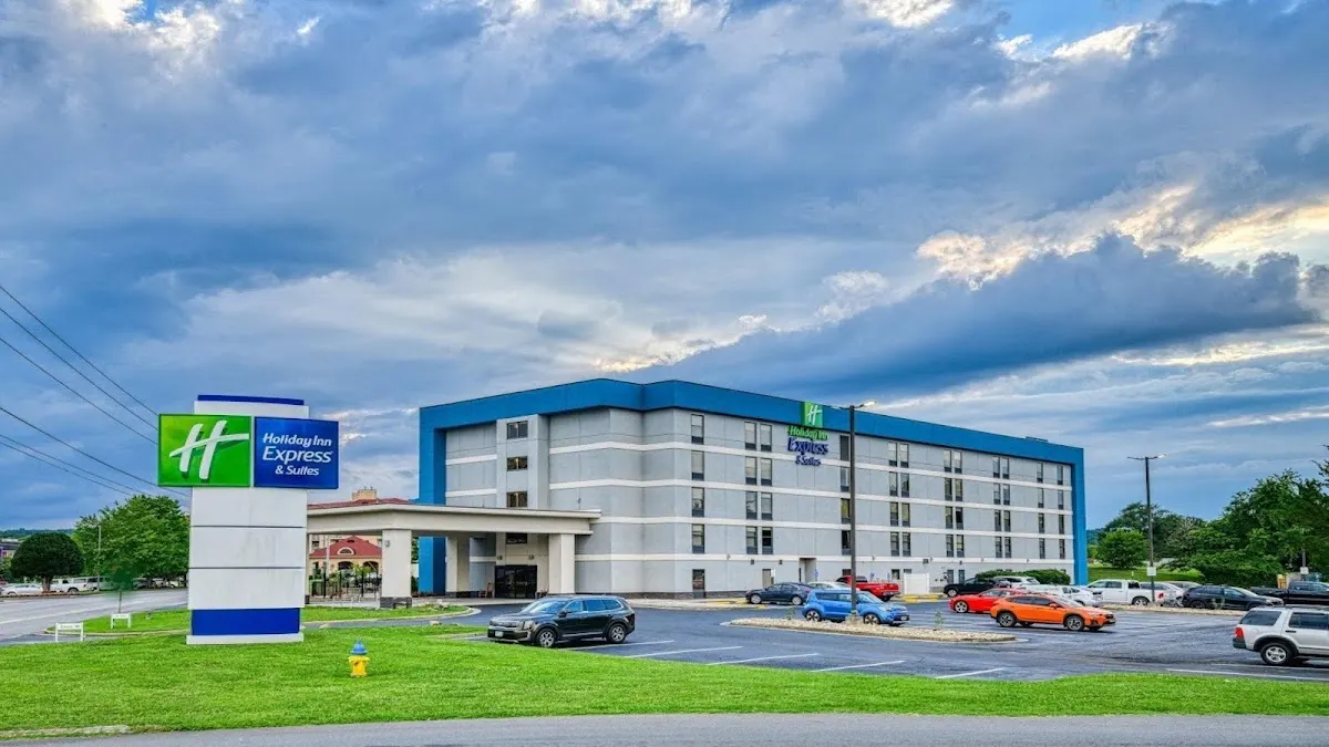 Holiday Inn Express & Suites Pigeon Forge/Near Dollywood by IHG
