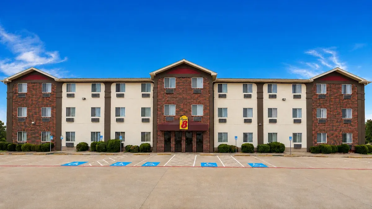 Super 8 by Wyndham Irving DFW Airport/South