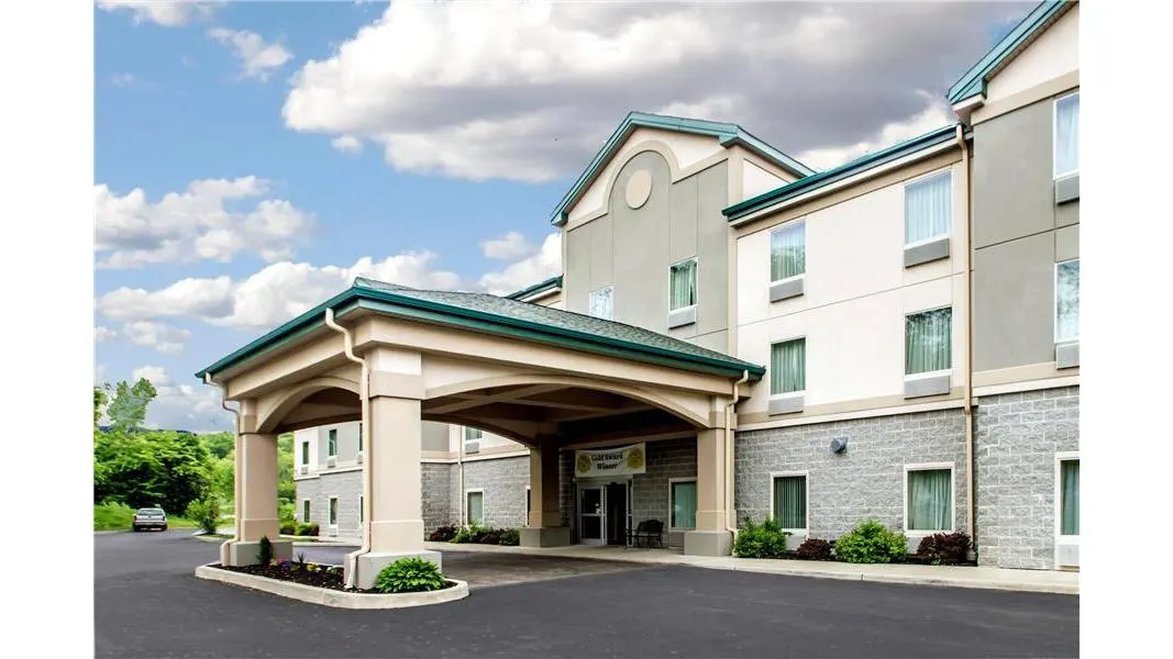 Quality Inn & Suites Fishkill South near I-84