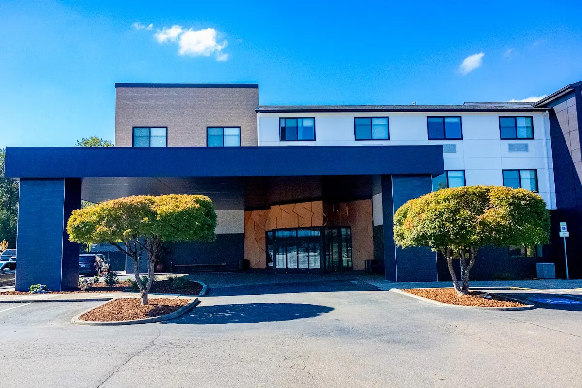 Creekside Hotel & Suites