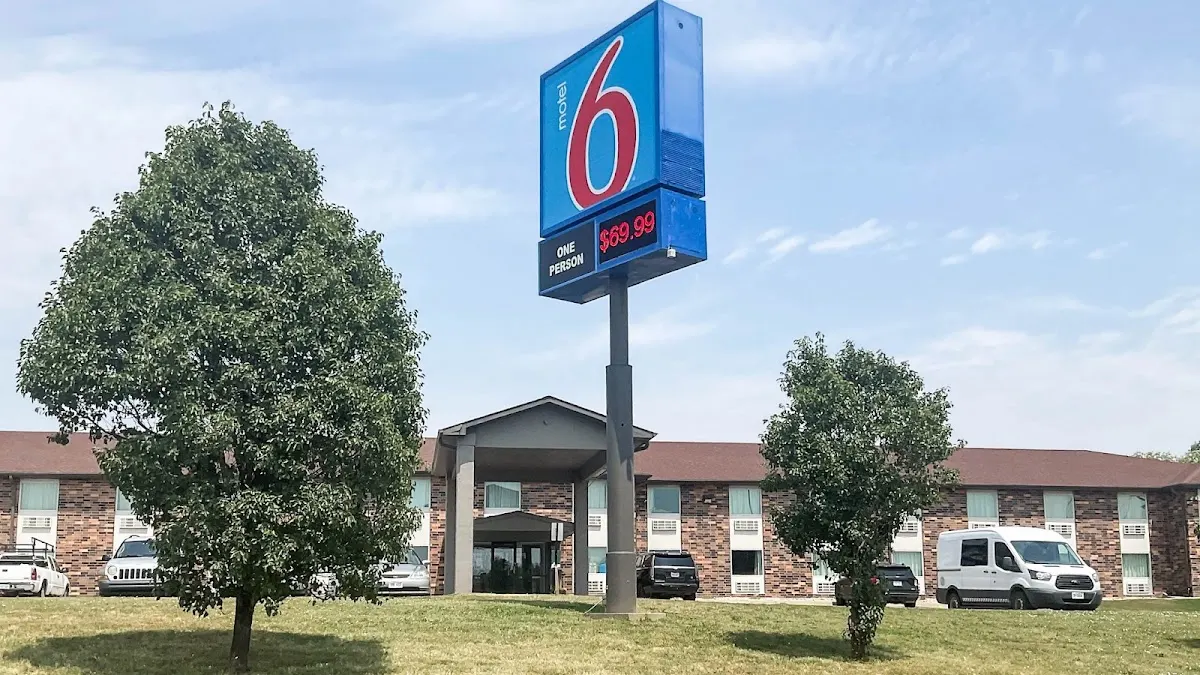 Motel 6 Omaha, NE - Central