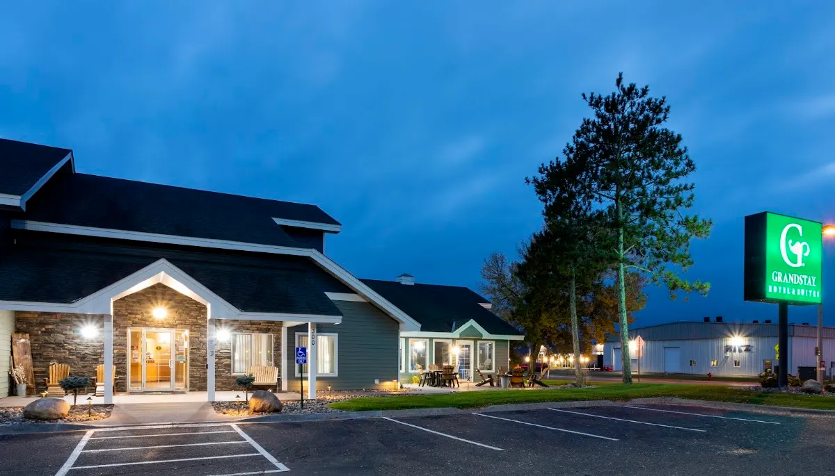 GrandStay Hotel & Suites Cambridge