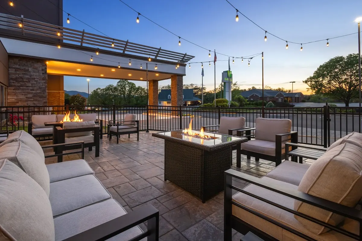 Holiday Inn Roanoke-Tanglewood-Rt 419&I581 by IHG
