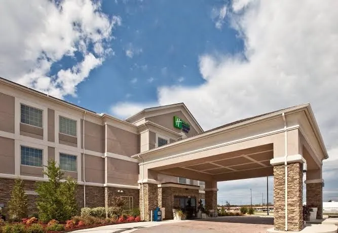 Holiday Inn Express & Suites Ada, an IHG Hotel