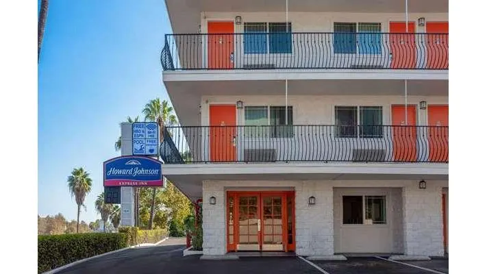 Howard Johnson by Wyndham San Diego Hotel Circle