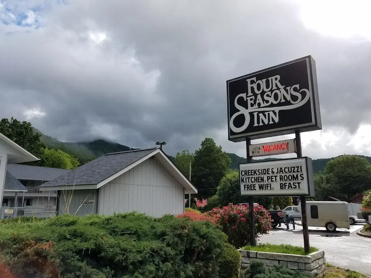 Four Seasons Inn