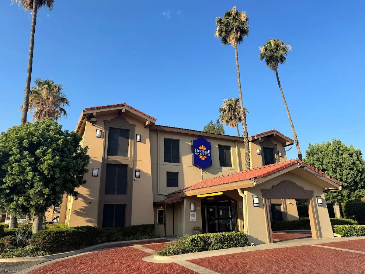 HERITAGE INN & SUITES