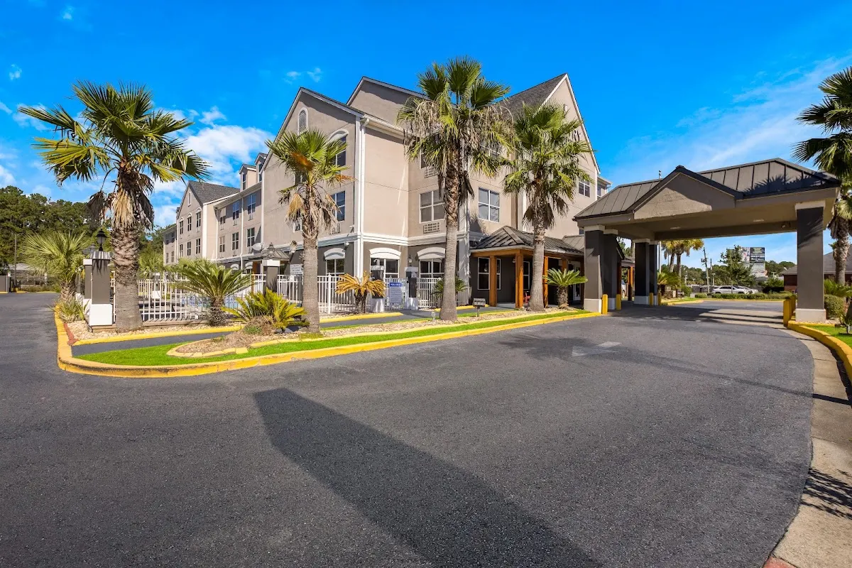 Country Inn & Suites by Radisson, Hinesville, GA