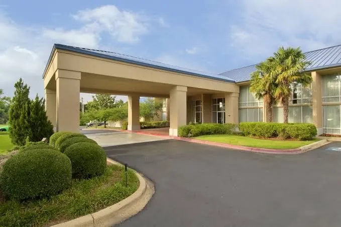 Economy Inn And Suites