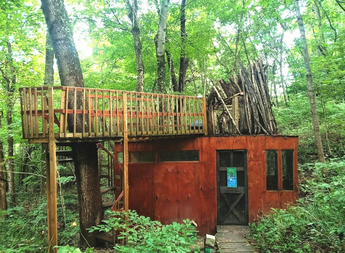 Lost River Hostel