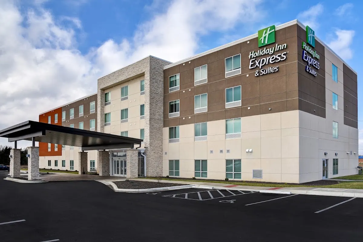 Holiday Inn Express & Suites Ottawa by IHG