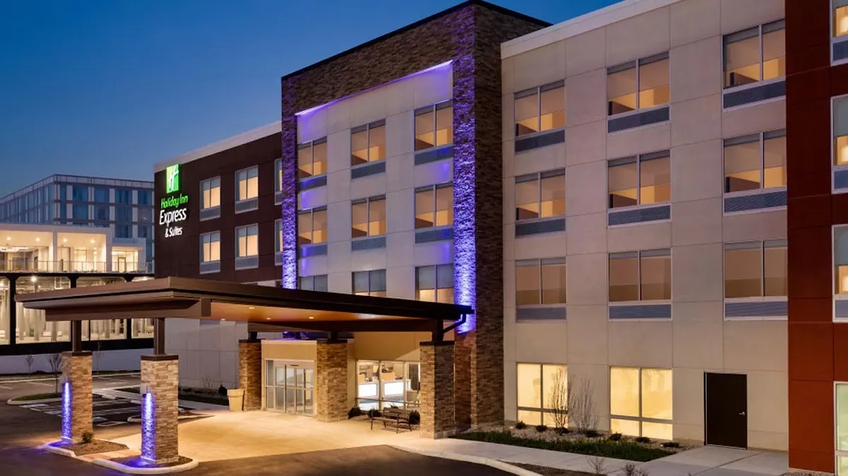 Holiday Inn Express & Suites Cincinnati NE - Redbank Road by IHG