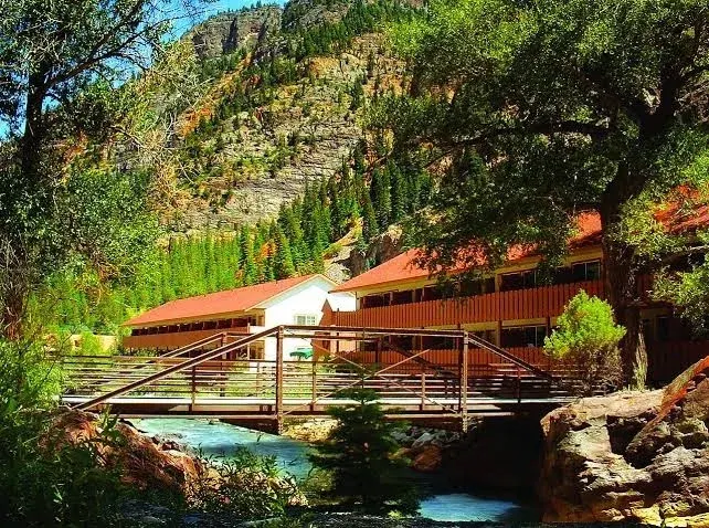 Hot Springs Inn